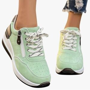 Light Green Women Walking Athletic Sneakers Size 10